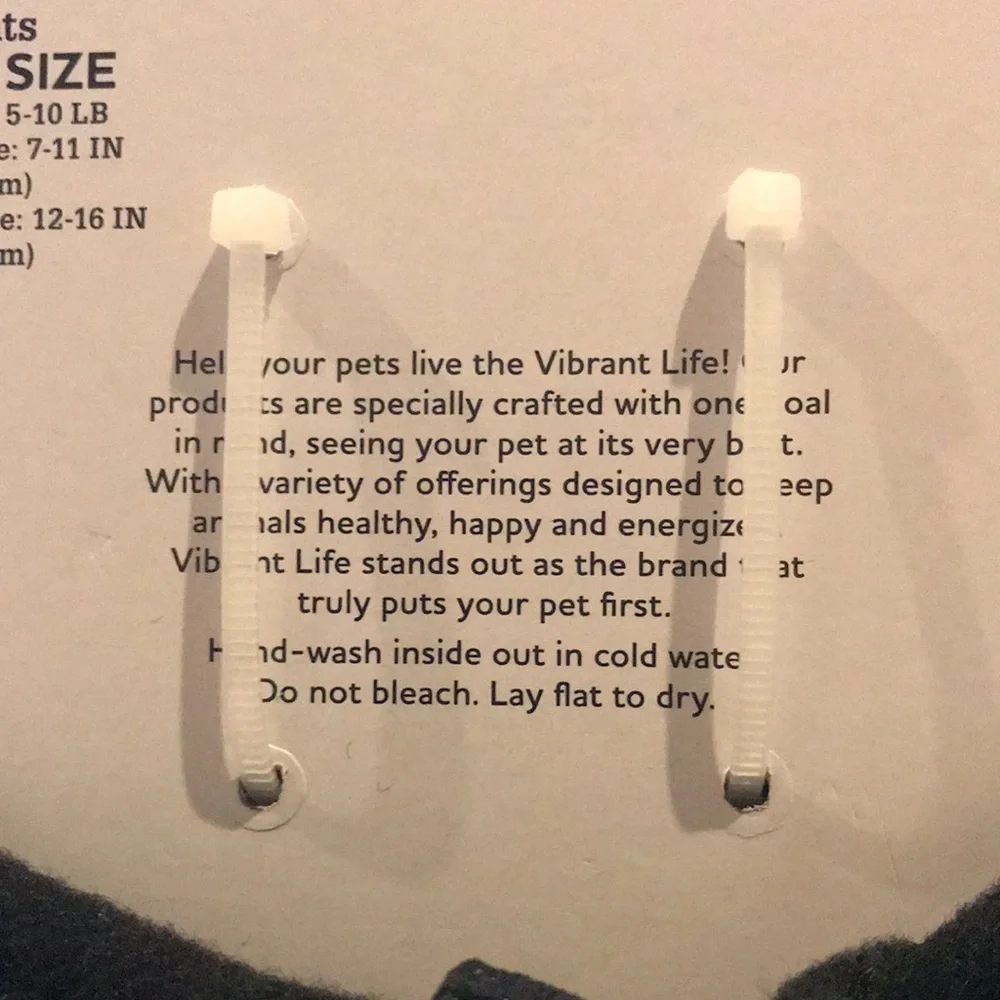 Vibrant life black and white harness and leash for cats. NWT